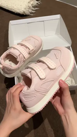 Giày nữ thể thao quai dán  #reviewgiay #reviewgiaydepgiare #giaysneaker #giaythethao #xh 