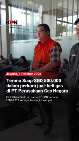 Jakarta, 1 Oktober 2025 - KPK menahan HPS (Direktur Utama PT PGN 2008-2017) sebagai tersangka korupsi terkait perjanjian jual-beli gas antara PT PGN dan PT IAE (Swasta). HPS diduga melakukan pengondisian dalam proses kerja sama jual-beli gas antara PT PGN dan PT IAE, dimana HPS selaku Direktur Utama PT PGN menerima uang komitmen fee sebesar SGD 500.000 karena meloloskan kerja sama tersebut. KPK sangat menyayangkan korupsi yang terjadi di sektor energi ini, karena berpotensi pada terganggunya ketersediaan pasokan dan distribusi gas bumi yang dibutuhkan oleh masyarakat. Untuk mencegah agar modus serupa tidak terulang, KPK melalui Direktorat AKBU berkolaborasi bersama kementerian dan lembaga terkait, serta pihak swasta untuk membenahi proses bisnis dan memperbaiki sistem yang masih berpotensi menyebabkan terjadinya fraud.