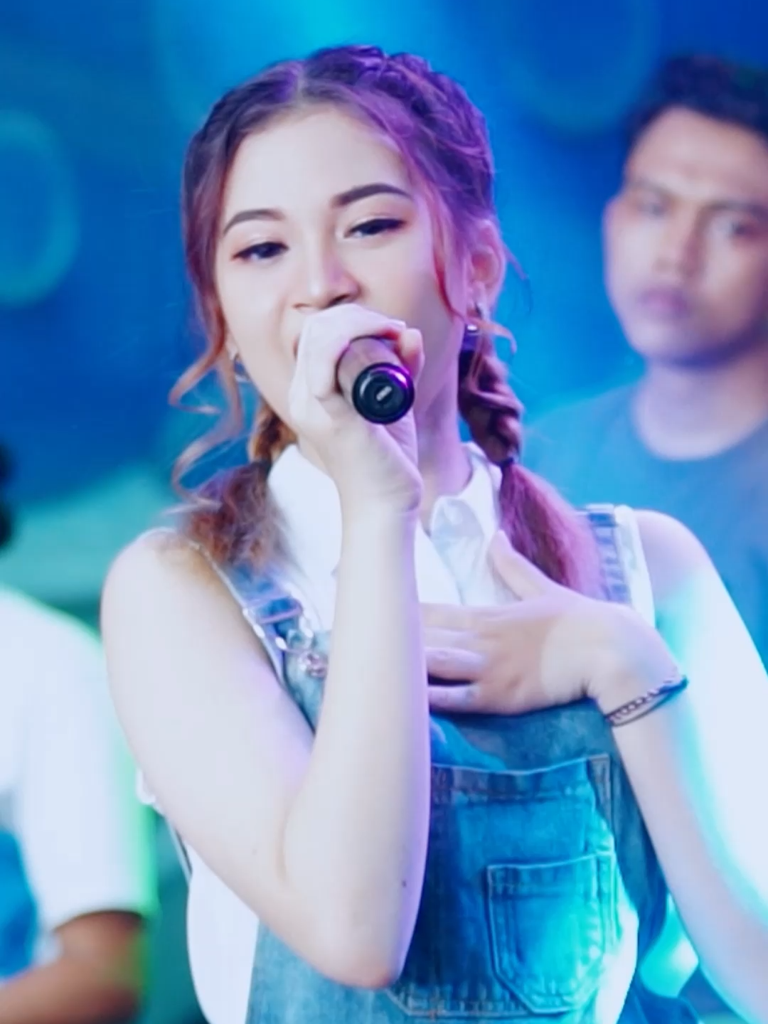 Coba dengerin sambil pejamkan mata :) #dangdutan #koplotiktok #merayutuhan