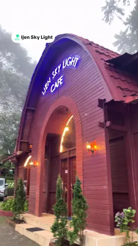 Salah satu destinasi wisata di Banyuwangi yang ga pernah sepi. #ijenskylight #banyuwangi #explorebanyuwangi #travelling #promoseruweekend  @Wonderland Travel Batam 