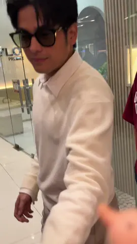 “Nagkaon ka na lab?” WAHAHHHHHHHHHH @Will Ashley at Premier Drip Cebu! Gwapooooooohaaaa gyudddddd oy kaon na lab #willashley #premierdripcebu #premierdrip #cebu 