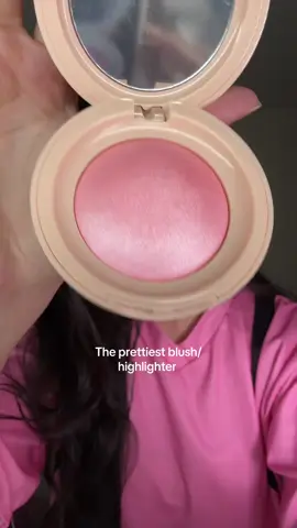 In 02💗 when it has pigment and glow>>>#blush #tiktokmademebuyit #tiktokshopspringglowup #tiktokshopcreatorpicks 