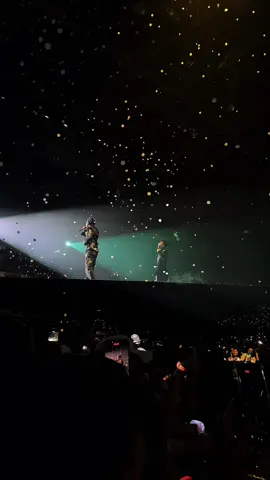 “Lặng” ở AR đẹp quáaaaa… Đã mắt, đã tai quá điiiiii  #SOOBIN #SBxKD #SOOBINLIVECONCERT 