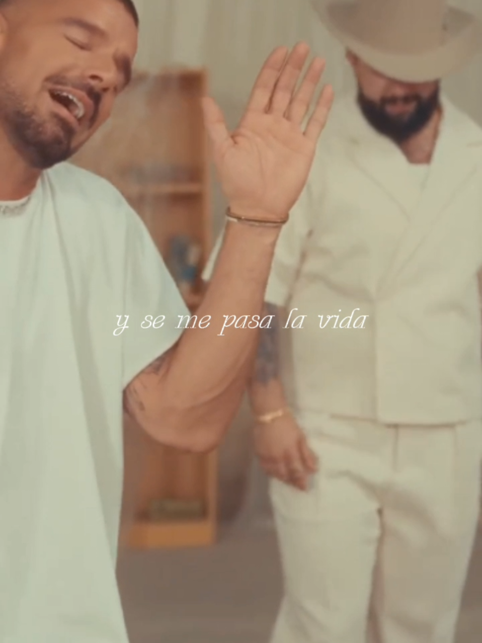 #rickymartin #carinleon #amediovivir #dedicar 