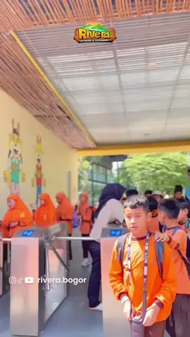 Ajak rombongan belajar kamu eksplorasi di Rivera Outbound dan rasakan pengalaman belajar di luar kelas yang berbeda! 🥳🪴 ✅ Animal Feeding interaktif langsung dari tanganmu. ✅ Kegiatan Edukasi yang mengasah soft skill dan kekompakan. ✅ Sesi Science seru yang mengubah teori jadi praktik. ✅ Wahana bermain yang memacu adrenalin. ✅ Fasilitas Camping yang nyaman untuk kebersamaan. Yuk, jadikan Rivera destinasi outbound rombongan belajar terbaikmu! 🎒✨ #bakrieland_group #berkaryamembangunnegri #riveraoutboundandedutainment 