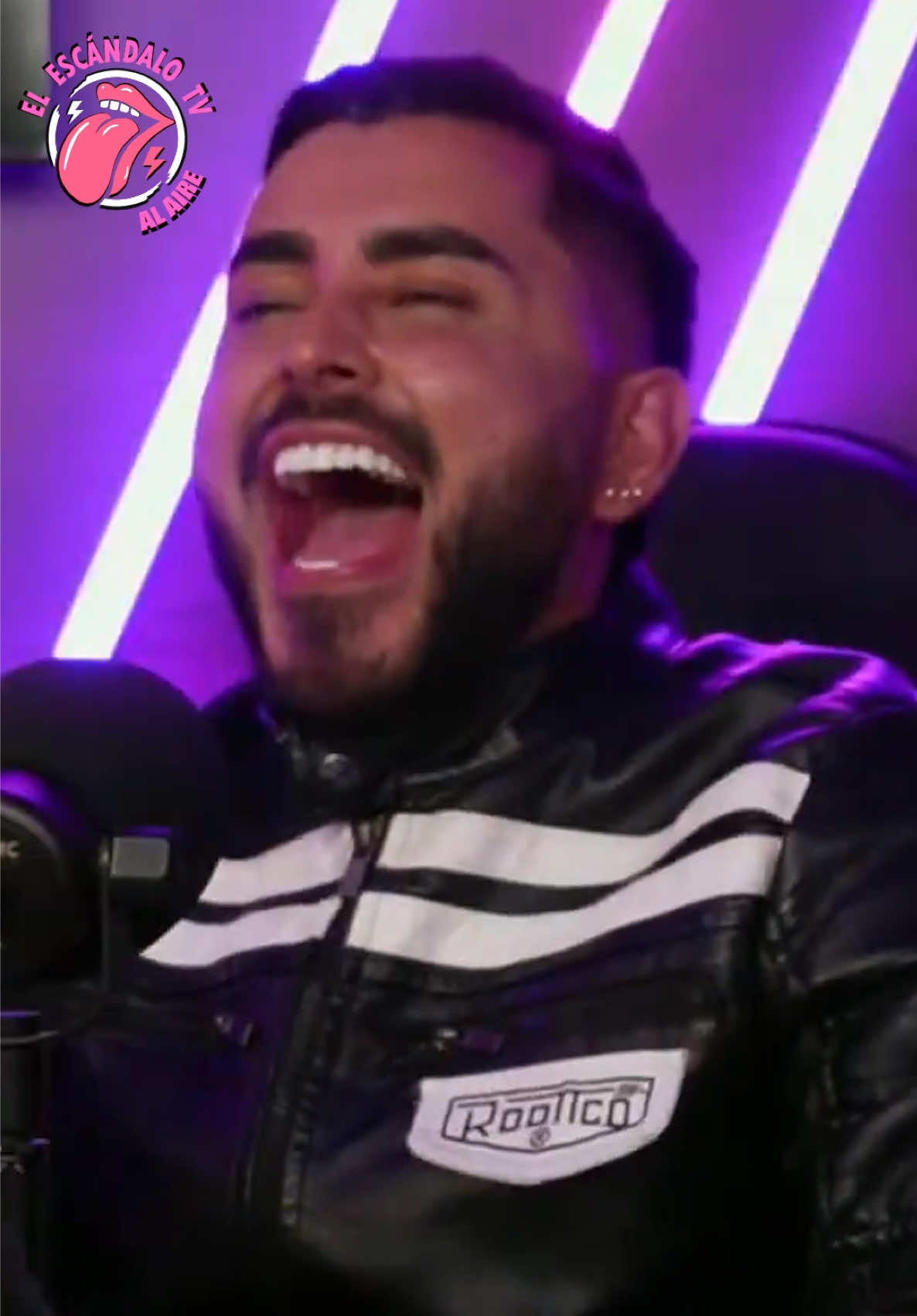 Cuando tu ex no te quiere soltar ! 🤣 #tendencia  #viraltiktok #escandalo  #viralvideos 