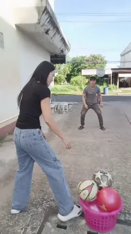 ซ้อมโหม่งลูกบอล😅😆 #ฮาๆ #fun #ขำๆ #ตลก #funny 