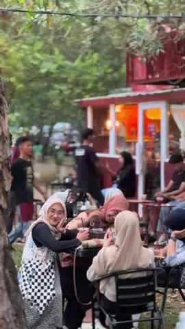 Siapa yang udah mampir ke AgamPisan jilid 3 ? . . #agampisan #agampisancoffeeroasters #kedaikopipalembang #coffeeshoppalembang #jakabaringsportcity 