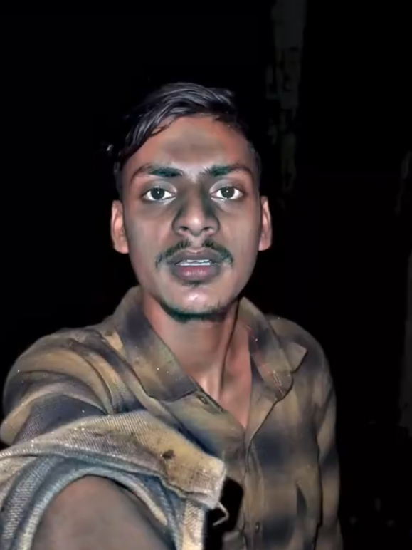 খেলা দেখতে বসে পরলাম 😂 #trending #bdtiktokofficial  #funny #unfrezzmyaccount 