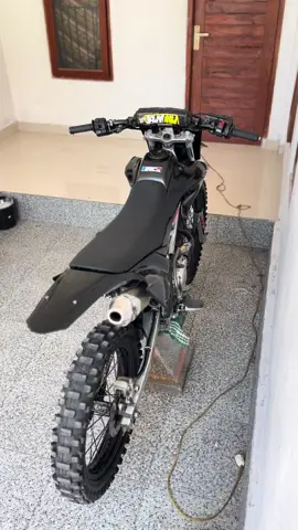 Ban depan kempes jadi ngga bisa kemana eyyy😭#fyp #klx150 #trabas 