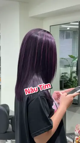 Lên mẫu Nâu Tím kết hợp ít sợi light nhìn cuốn quá cả nhà ơi😍😍 ! Nàng nào vẫn phân vân chưa biết chọn màu gì thì inbox 1USD tư vấn miễn phí cho nhen !Đừng quên 1USD đang ưu đãi từ 10%-15% cho khách hàng đặt lịch hẹn trước nhen!#TikTokAwardsVN2023 #SportsOnTikTok #tocdep #hairstyle #phunu       