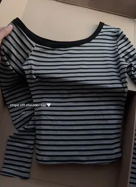 stripe off shoulder top 🤍 #fyp #viral #offshouldertop #atasanwanita #ootdfashion 