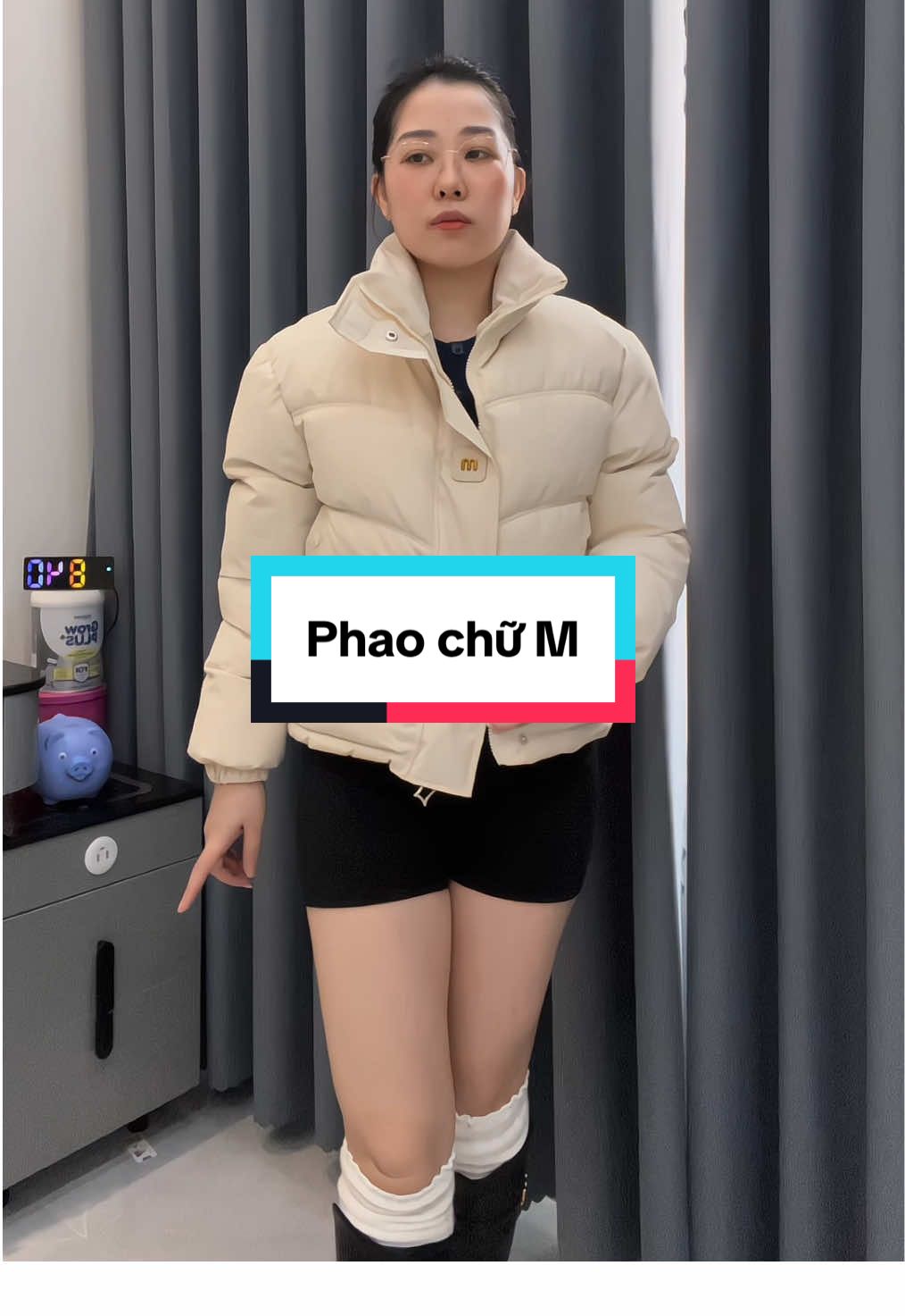 Trắng kem mặc cũng okela lắm mấy c. Áo dáng basic dễ mix đồ cực kì lun#aokhoac #aophao #aophaonu #aokhoacnu #thoitrangnu #thoitrang #xuongmayphuonganh #xuhuong #phoidoxinh #outfit #viralvideo #trend #fyp 