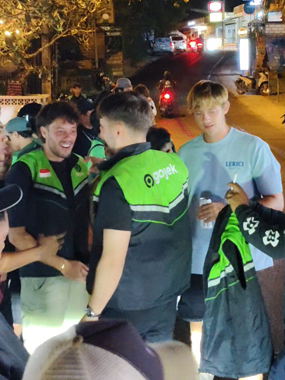 stok gak banyak ya guys, buruan sebelum kehabisan... 🚀 #gojek #jaket #rompi #fyp #grab 