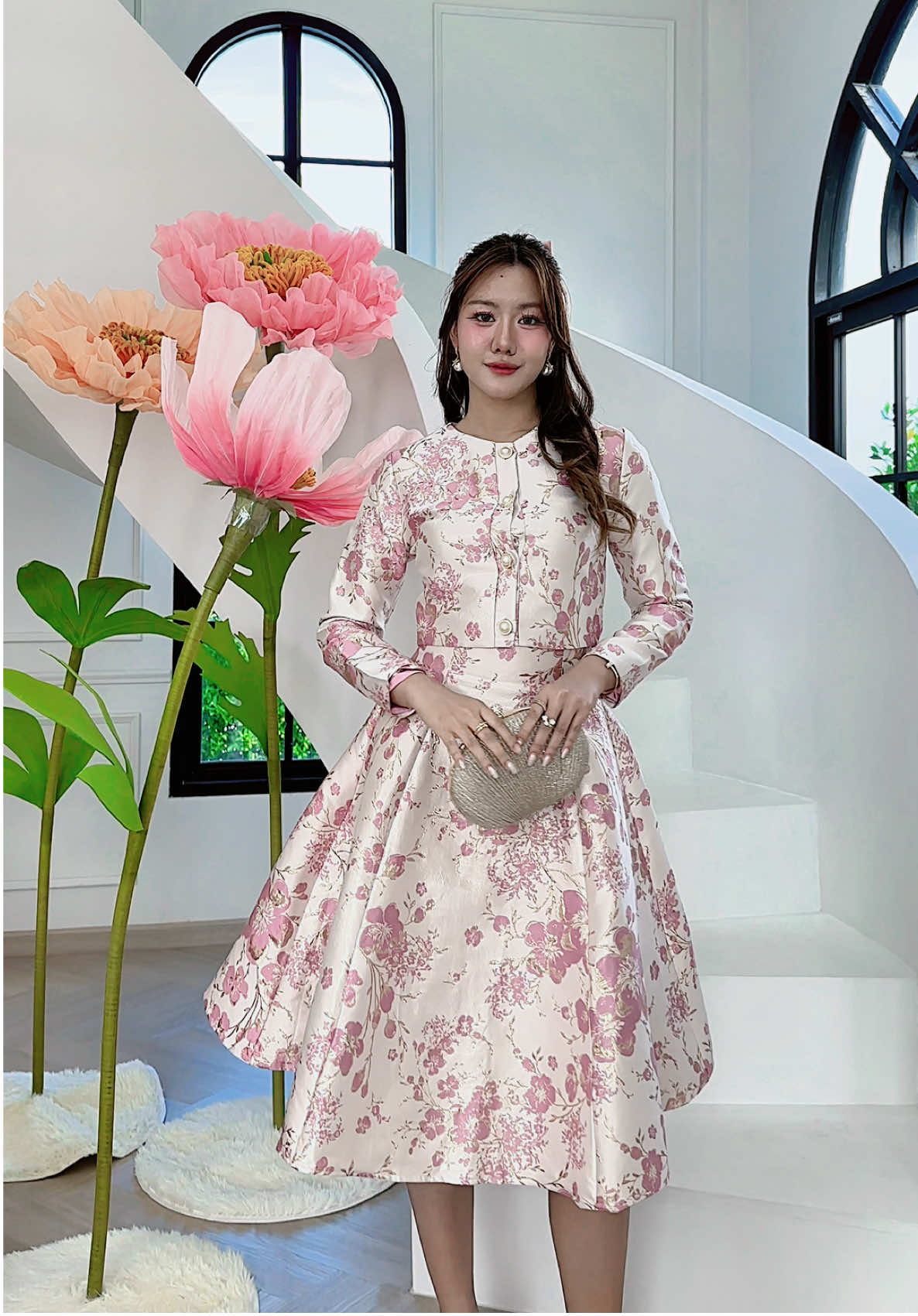 ชุดออกงานผ้าทอลายแจ้คกาด มาส่ง 3 สี แล้วนะคะ งานสวยเนื้อผ้าดีมีซับในจ้าา#btstudio #เดรสสวยๆ #ออกงาน #ชุดราตรี #งานบวช 