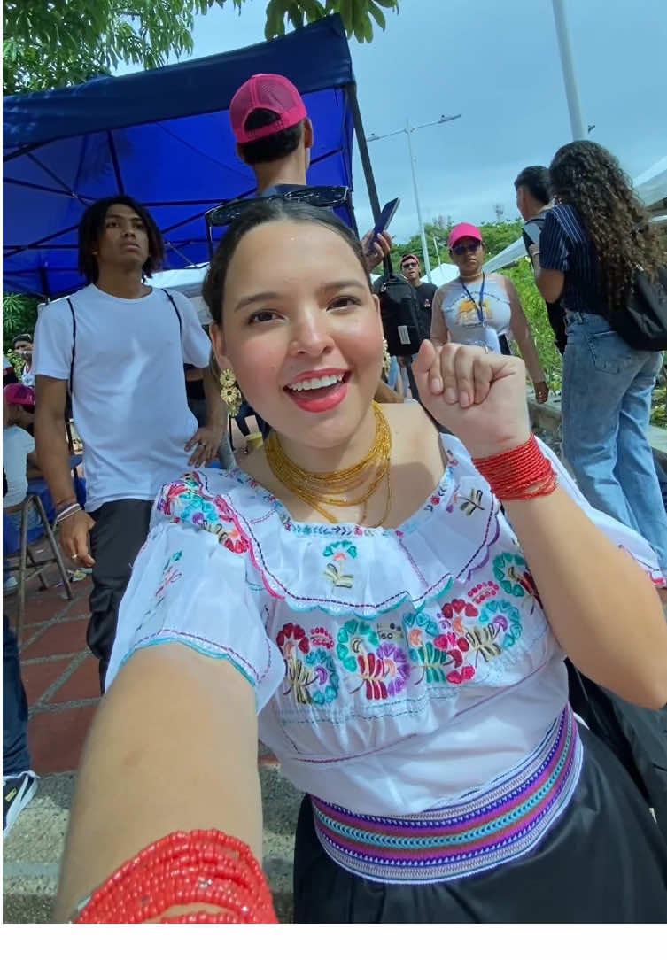 Un día conmigo siendo estudiante de la Universidad del atlántico, donde votamos por el nuevo rector para esta bella alma mater.  #UA #elecciones #rector #universidad #otavaleña 