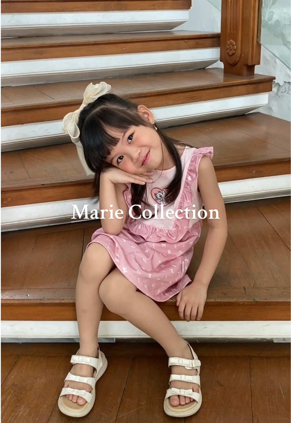 Lucunya sikecil jadi makin eskpresif pakai koleksi LPH disney - Marie Collection✨😆 . #LittlePalmerhaus 