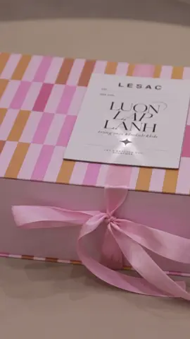 Charis Bag 💞 Hộp quà luôn lấp lánh #xuhuong #tiktok #lesacvn #lesaccaugiay 