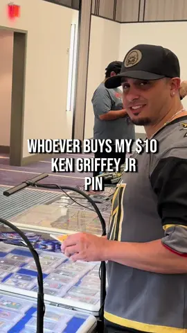A $150 KEN GRIFFEY JR ROOKIE CARD IS ON THE LINE! Let’s see who gets it. At the @kingofcardstradeshow in Las Vegas, Nv. . My Thoughts: I had bought roughly 100 1992 McDonald’s Ken Griffey Jr collectors pins to give out to kids during the show, so figured I’d use a few of them to make some fun videos like this one. And sure didn’t disappoint!  . Powered by @ultraprointl  . #sportscards