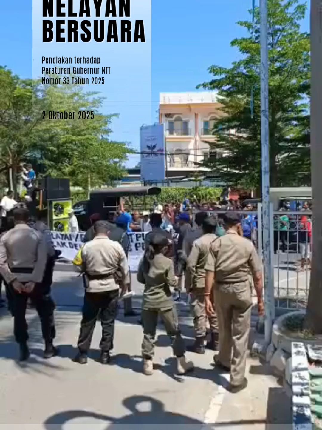 Pengamanan aksi unjuk rasa Nelayan di depan Kantor Gubernur NTT pada 2 Oktober 2025. Gubernur NTT pada apel ASN tanggal 29 September 2025 yang lalu menyampaikan terkait polemik Peraturan Gubernur (Pergub) Nomor 33 Tahun 2025 yang mengatur Pendapatan Asli Daerah (PAD) di sektor kelautan dan perikanan. Ia menjelaskan bahwa kebijakan publik seharusnya telah melalui konsultasi publik sebelum diimplementasikan. Untuk diketahui, terbitnya Pergub 33 Tahun 2025 tanggal 01 Agustus 2025, berkaitan dengan penambahan beberapa item yang belum tercantum pada Perda 01 Tahun 2024, yang mana diperuntukkan bagi Pengusaha Bidang Kelautan dan Perikanan serta Unit Pengelola Ikan (UPI). Regulasi ini tidak berlaku bagi nelayan dan penjual lapak. Melki tidak merasa kebijakan ini salah total, tapi prosesnya harus dibenahi. Perlu mendengarkan masukan dari masyarakat agar kebijakan tidak memberatkan. Publik harus dilibatkan dalam prosesnya. Oleh karena itu, Gubernur menginstruksikan Dinas Kelautan dan Perikanan Provinsi NTT untuk segera melakukan konsultasi dan membangun komunikasi dengan para pihak terkait agar kebijakan tersebut bisa diimplementasikan dengan benar. “Setiap keputusan atau kebijakan dari pemerintah selalu memiliki klausul perbaikan bila ditemukan kekeliruan di kemudian hari, agar bisa diperbaiki dan dibenahi supaya bisa berjalan baik,” ucap Melki. #satpolppntt #pengamanan #unjukrasa #nelayan #pergubntt #ikan