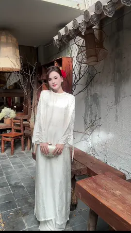 Có nàng dâu nào thích tone trắng giống như em ko ạ 🤭 thơ ơi là thơ #fyp #xuhuong #aodaivietnam🇻🇳 #aodaiGiGi #aodaitet 