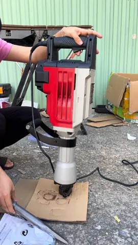 Máy chuyên đục sử dụng mũi 30mm #mayducbetong #ducphabetong #mayducbetong30ly #suachuanhacua #dapphabetong 