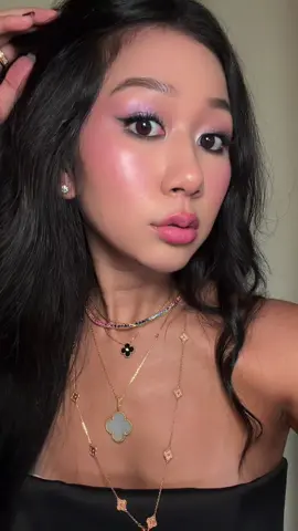 Get a girl who can do both! #transitionideas #makeuptransition 