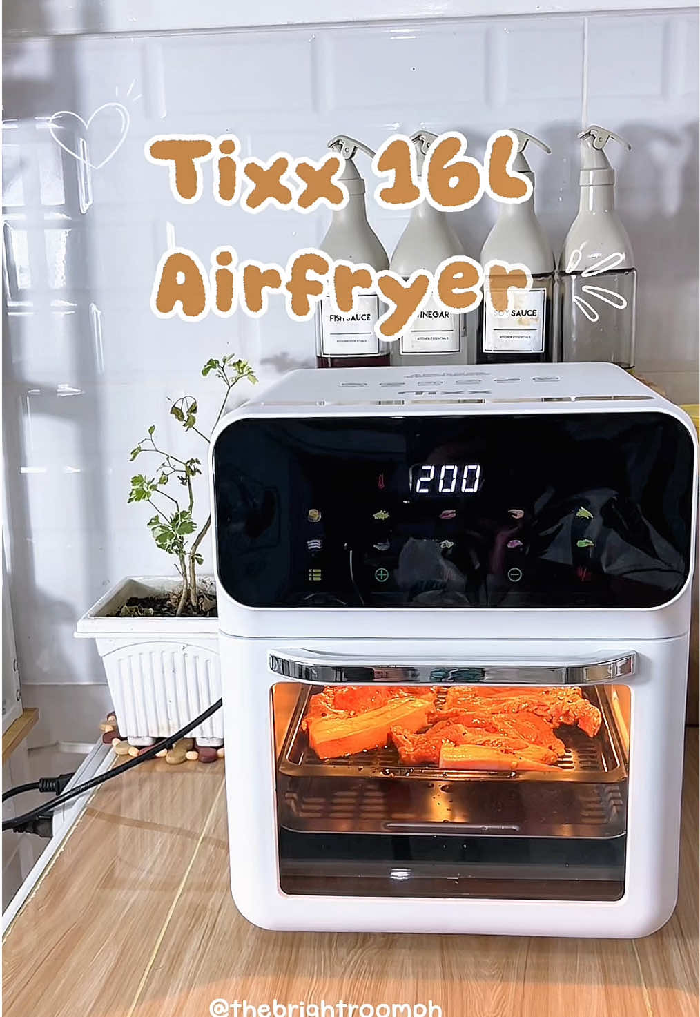 may microwave ka na, may airfryer ka pa! Ang laki neto 16L na airfryer 🤎 #tixx #tixxairfryer #16lairfryer #ovenvsairfryer #ovenairfryer 