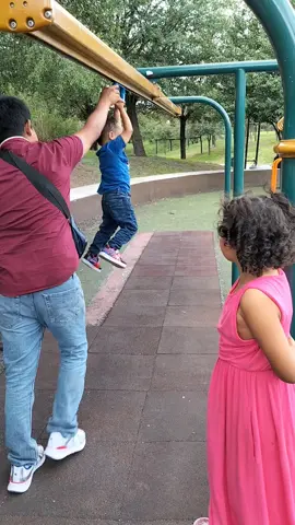 oye y como es tu esposo con tus hijos pues jajaja 🤣 que bárbaro 🫩