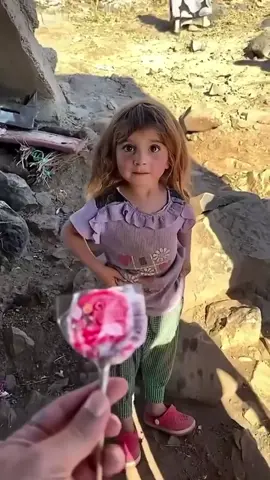 They are just little children Gaza Children this small have already felt the bitterness of the world, oh God, please free them from the evil of the world, they want to live like children do#gazachildren #freepalestine #prayforgaza #savegaza🍉 #fyp kurang