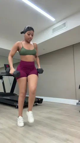 Hwa dladiwa mo 😭😭😭 #bardiibarbiiana #southafricatiktok🇿🇦 #bardiiwiththebadbody #gym #pitoritiktoker 