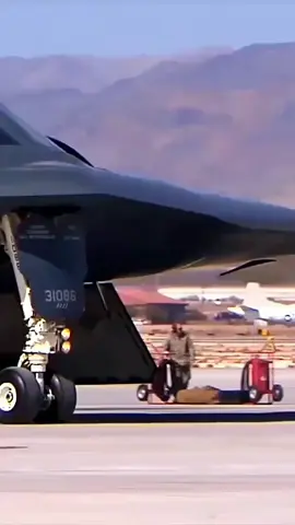 Bomber strategis siluman jarak jauh B2 spirit #b2spiritbomber #usairforce #fyp 