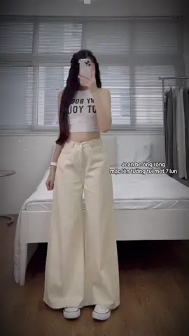 Màu trắng hay be, vô giỏ hàng mà thấy màu nào cũng ưng #myoutfit #xuhuongthoitrang #outfitoftheday #phoidoxinh #jeans 
