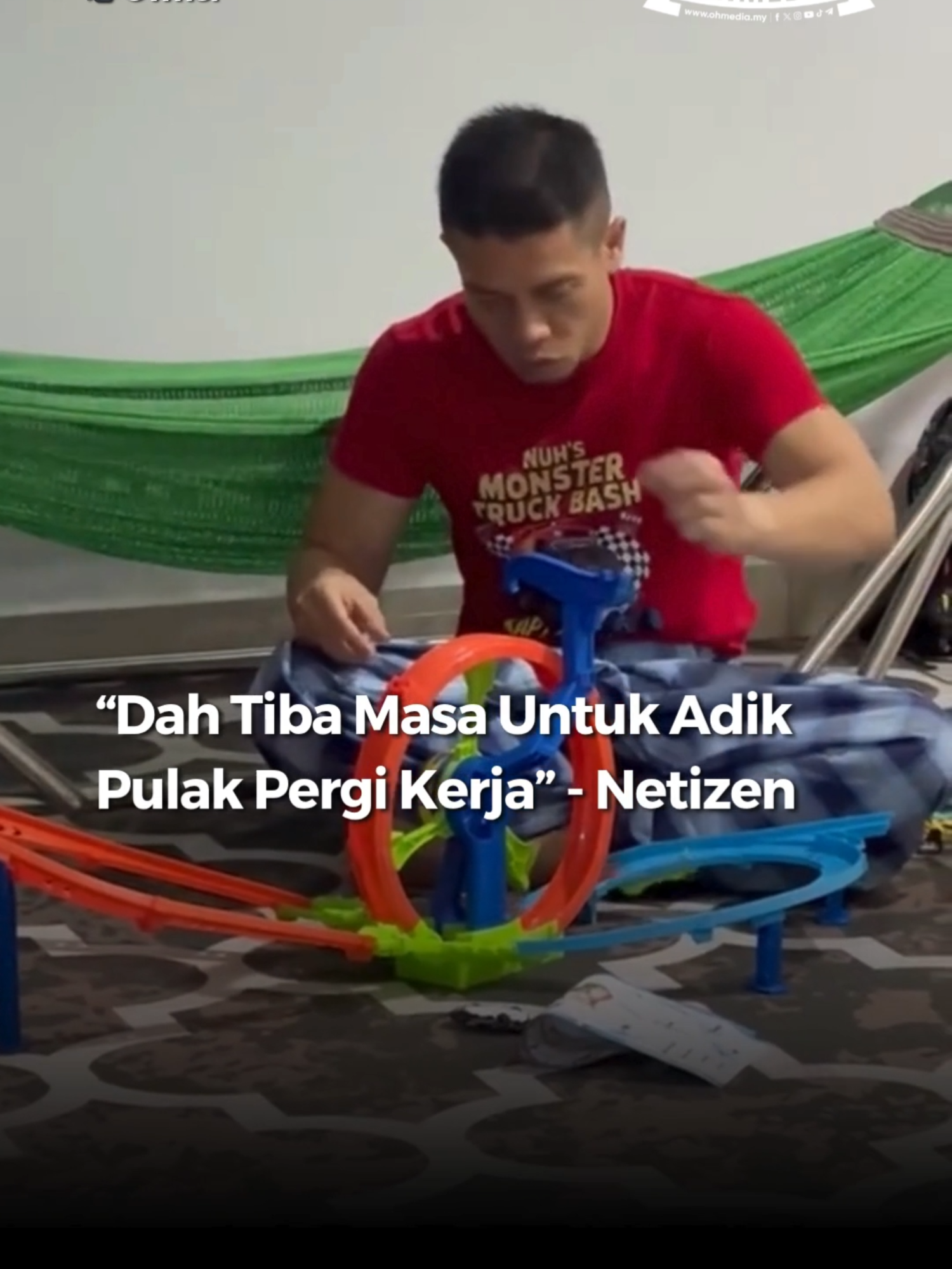 Alahai bapaknya pun fokus betul... #ohmedia