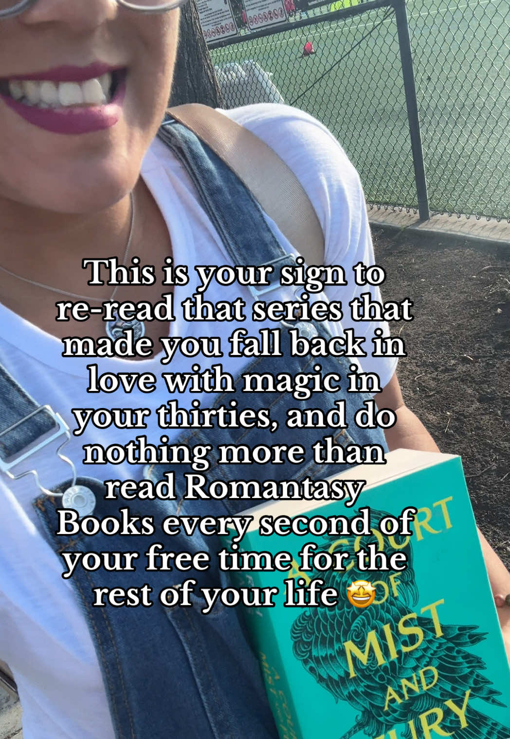 Re-reading ACOTAR & loving every second of it!!! 🤩🤩 Was this your first series too?? #acotarseries #romantasy #BookTok #booklovermom #momtok 