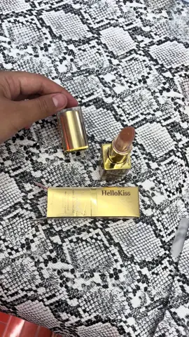 Magic Color Changing Lipstick  