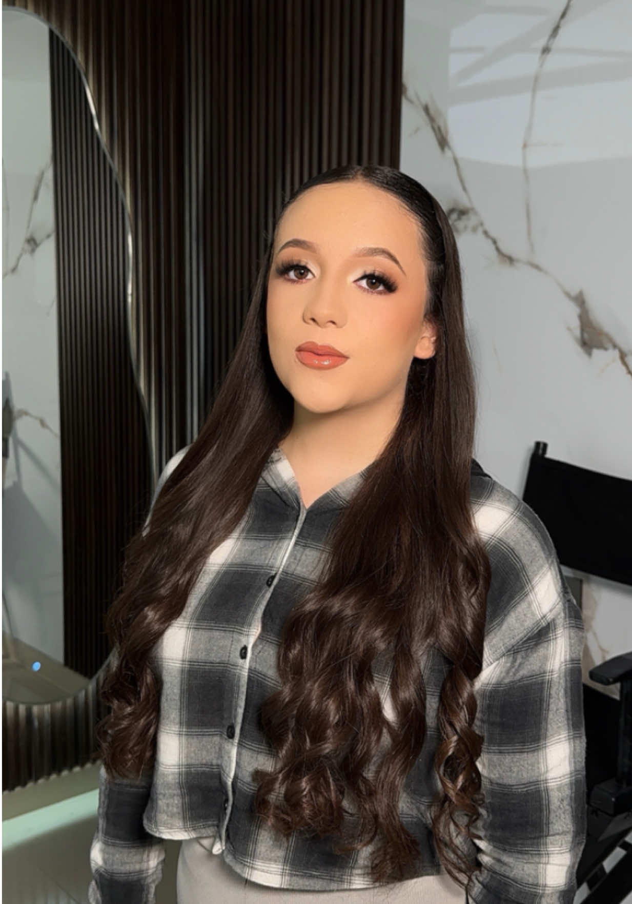 Antes // Después ✨ 📍Parral, Chihuahua 📲 6271773381 #Shalomstudio✨🖤 #makeup #transformacion #cambiodelook #parralchihuahua 