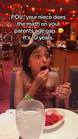 My parents are 10 years apart. They’ve been married over 35 years & No she wasnt 10. 🤣 We were casually talking over my daughters birthday dinner & my niece @Karelieee💕 did the math on how old my dad was when my mom was born. 🤣 She asked “so he was 10 when she was born? & then started freaking out. I mean, her concern is valid but back then it was common I guess. #mexican #trending #viral #956 #parents 