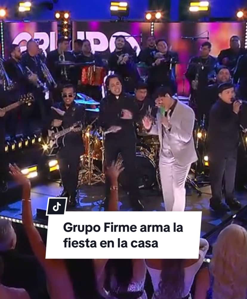 @grupofirme hace cantar a todo pulmón a mis finalistas y exhabitantes. Si quieres ver el momento COMPLETO, suscríbete ya a @vix y no te pierdas de nada con el 24/7 🔥 #LaCasaDeLosFamososMx, rumbo a la final, disponible también en #LasEstrellas y #Canal5