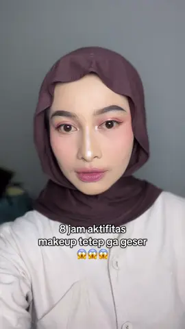 Gokillllll #makeup #makeuptutorial #makeupartist #makeuphacks #makeuptips #fyp #fypage #beauty #settingspray 