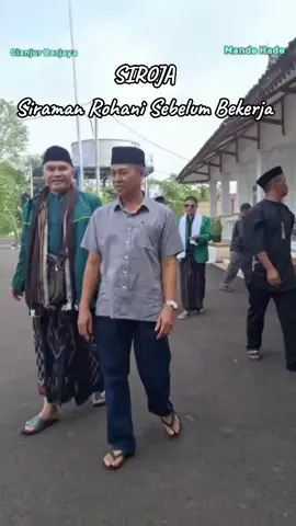 Pengajian rutin setiap hari Jum'at mulai pukul 07.30 s/d 08.00 wib yang diikuti oleh seluruh Pegawai dan warga sekitar, dengan narasumber dari MUI Kec & MUI Desa secara bergiliran. @dr.mohammadwahyu  @abiramzi76  @diskominfocianjur  @Pemkab Cianjur  @Kecamatan Mande  @muikabcianjur 