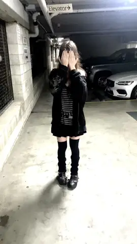 ロックギャルの服装 #ロック#ロックギャル #服装 #OOTD #v系 #ヴィジュアル系 #ギャル #ファッション #visualkei #vkei #ouffit #rokkugyaru 