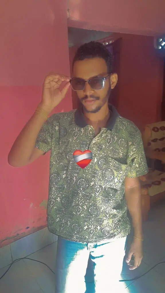 #مشاهير_تيك_توك #لايك_متابعه_اكسبلور  يا ضحكة في لحظة عشم...  خلت حواسي مبعثرة...💜