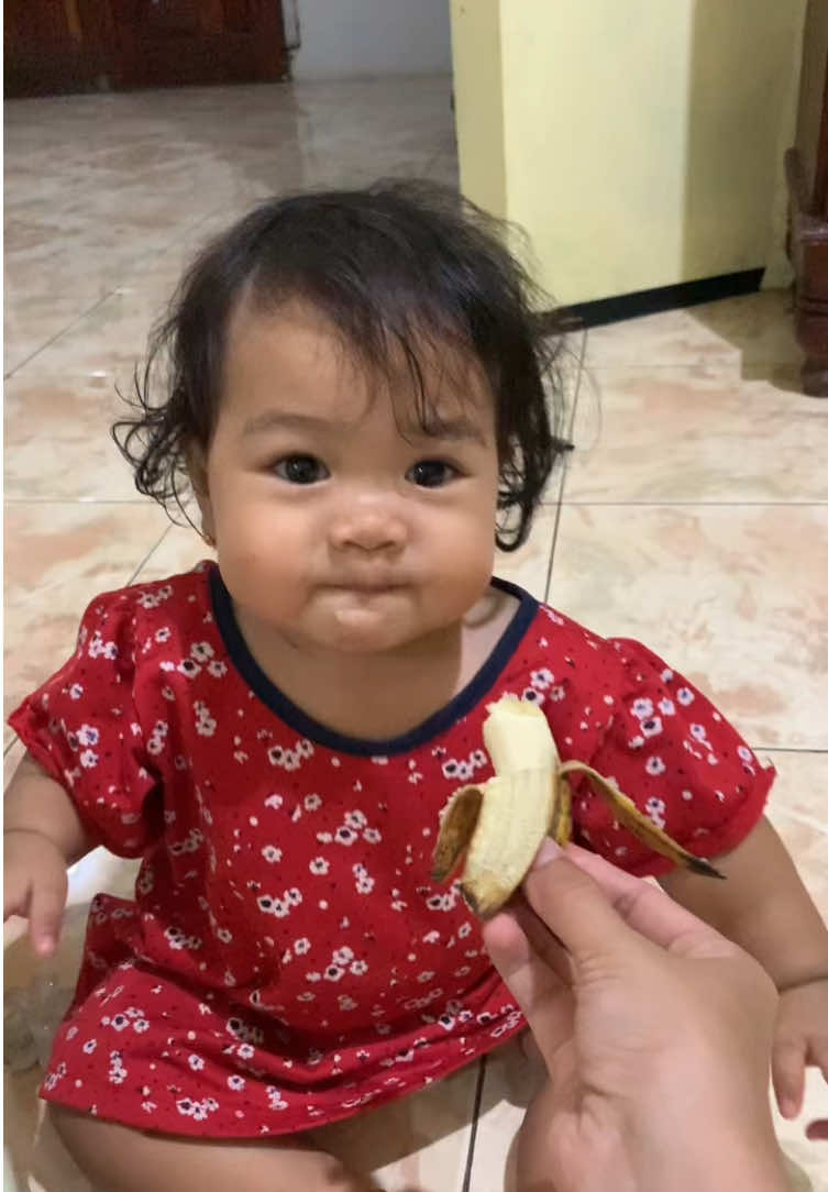 asmr calaaa mam pisang 🤤🤏🏻 #masyaallahtabarakkallah  #SnackTime #asmrsnacks #bayi1tahun 