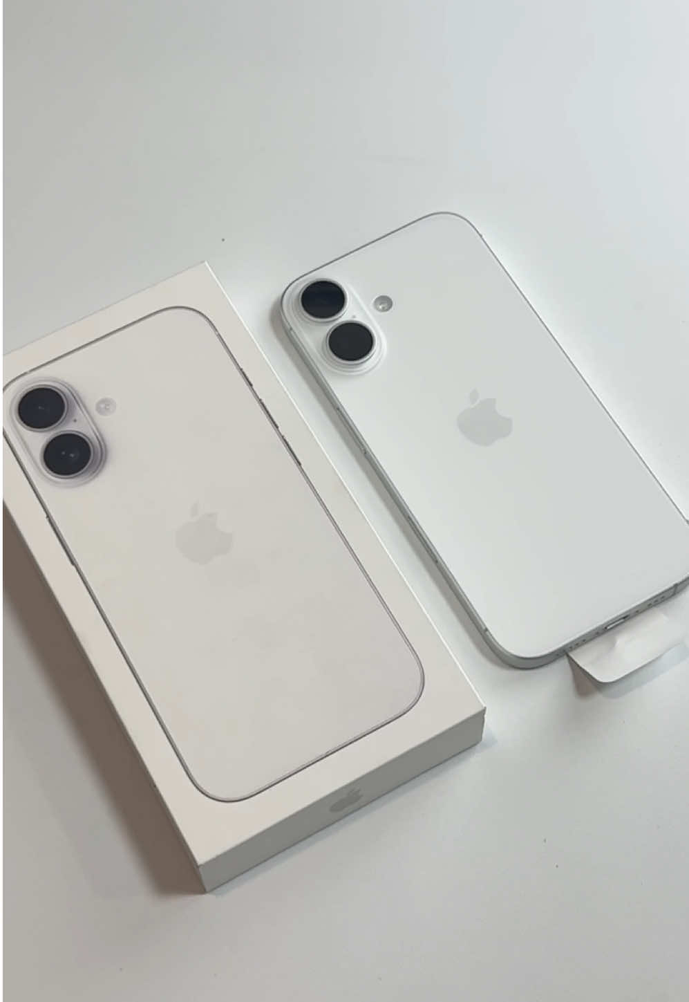 iPhone 17white🤍#iphone #iphone17 #unboxing #fyppppppppppppppppppppppp #fyp 