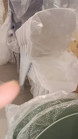 kursi sedia banyak harga terjangkau #kursimakan #kursiplastik #kursicafe