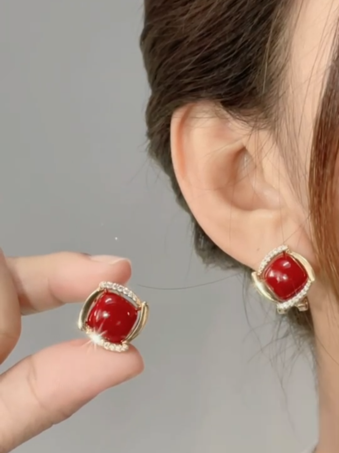 The perfect little red accents. Square up your style. #jewelry #elegantstyle #fyp #earringslovers #OOTD