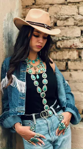 Life is never too busy for new turquoise 🤗 #nizhonitradersllc #sterlingsilverjewelry #navajojewelry #turquoisejewelry #handmadejewelry 