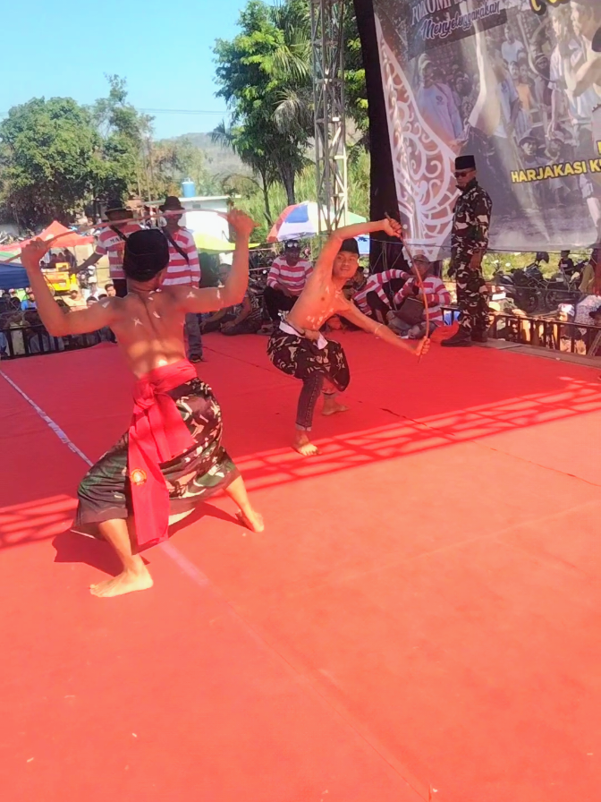 Festival Ojhung Kendit Cucu Dalang Vs Brakot #ojhung #kendit #kecamatankendit #situbondo #jawatimur 
