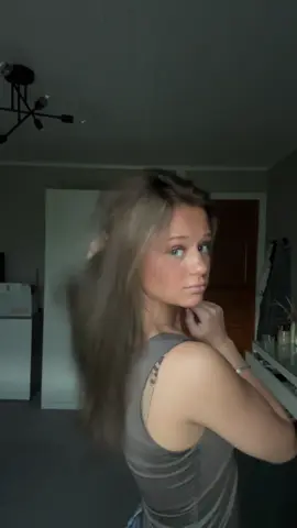 Brunett tjeja👩🏽🤎🍁💇🏽‍♀️ #fördigsidan #goviral #fördigpage #fall #brownhair 